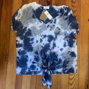 t.la tie front tee sz Large